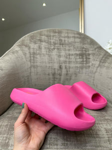 Yasmin Slip On Sliders - Fuchsia